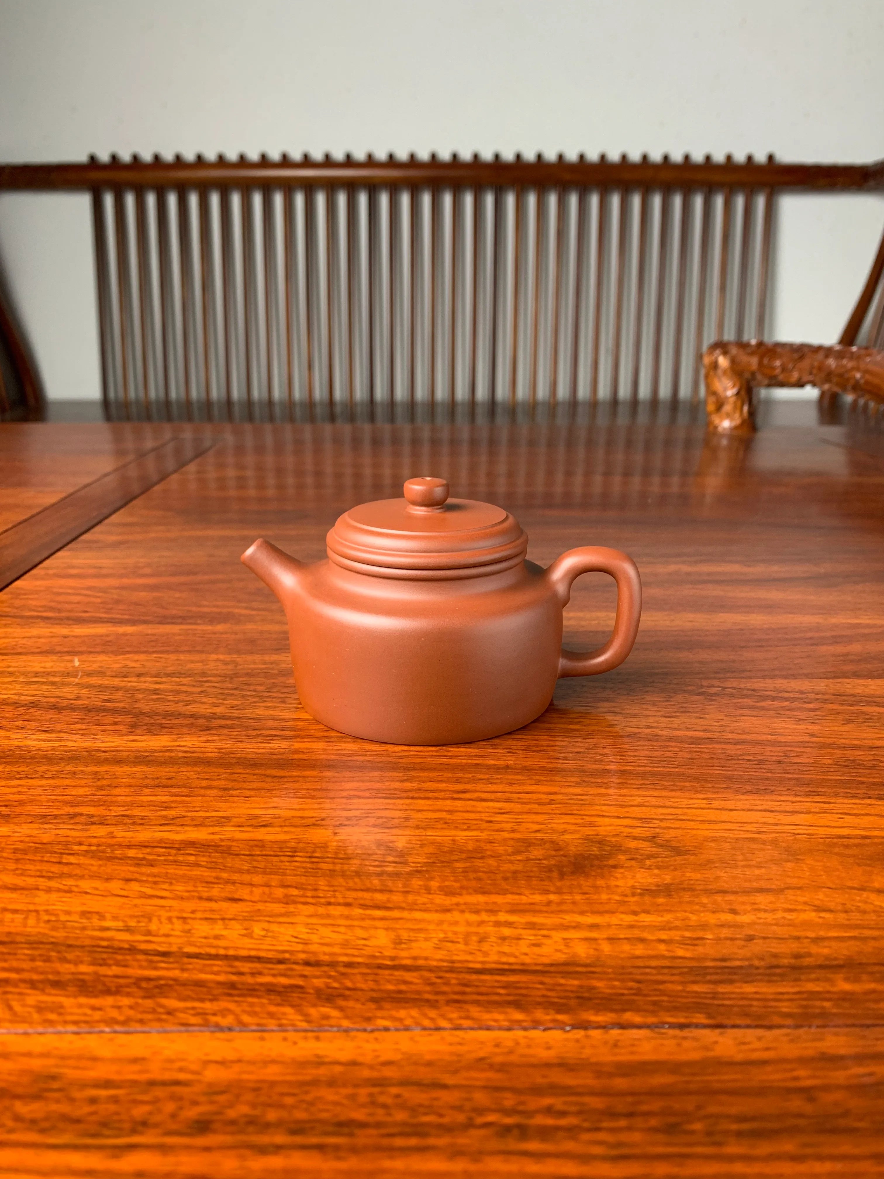 collectible teapot with a minimalist design style de zhong