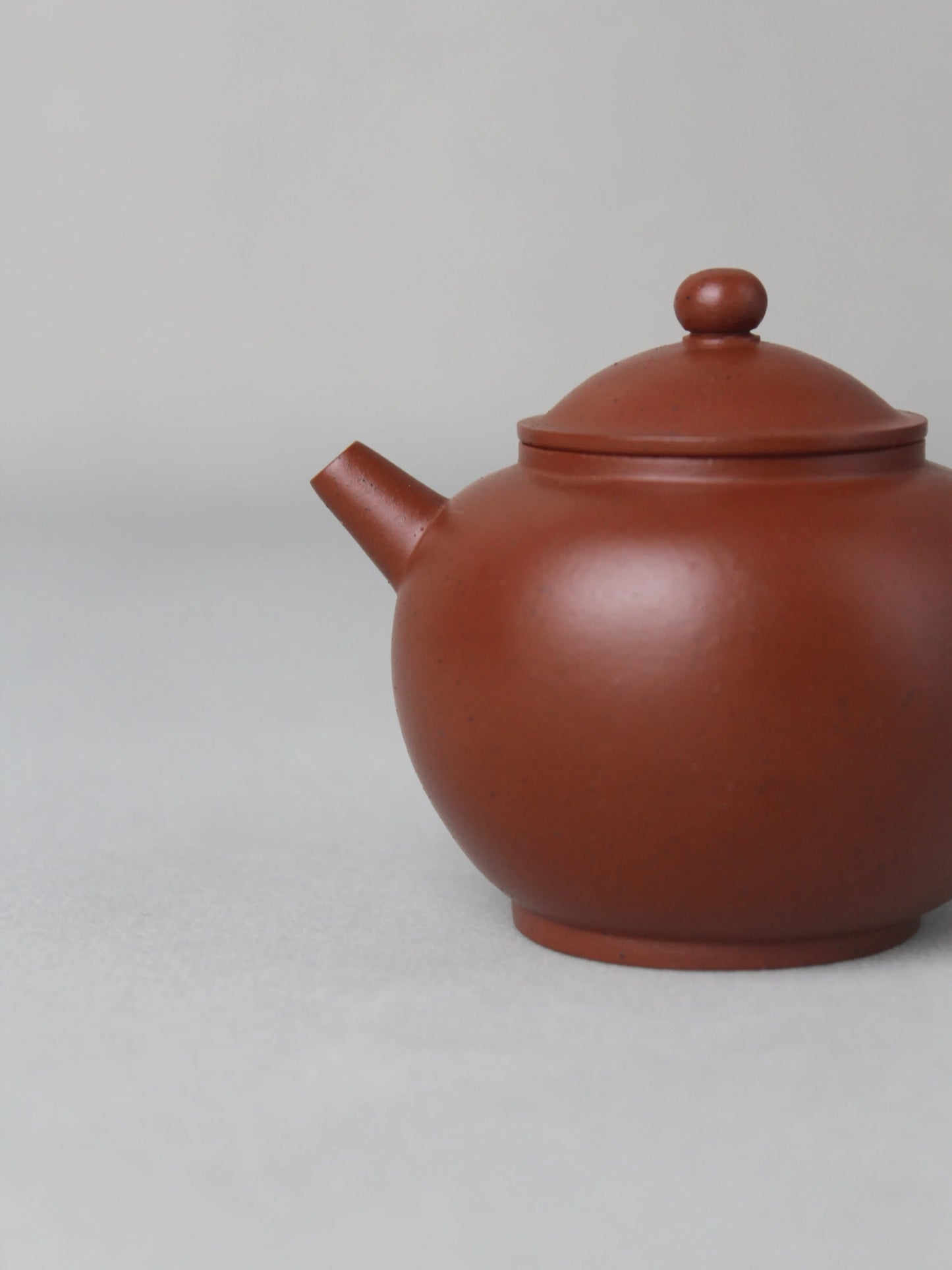 the spout of the collectible Ju Lunzhu teapot