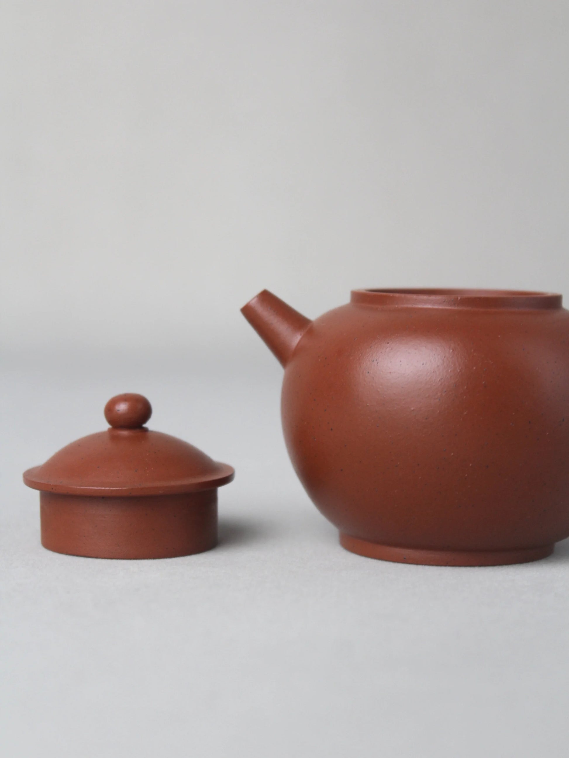 the lid of the collectible Ju Lunzhu teapot 