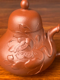 right view of the hand-sculpted lotus details