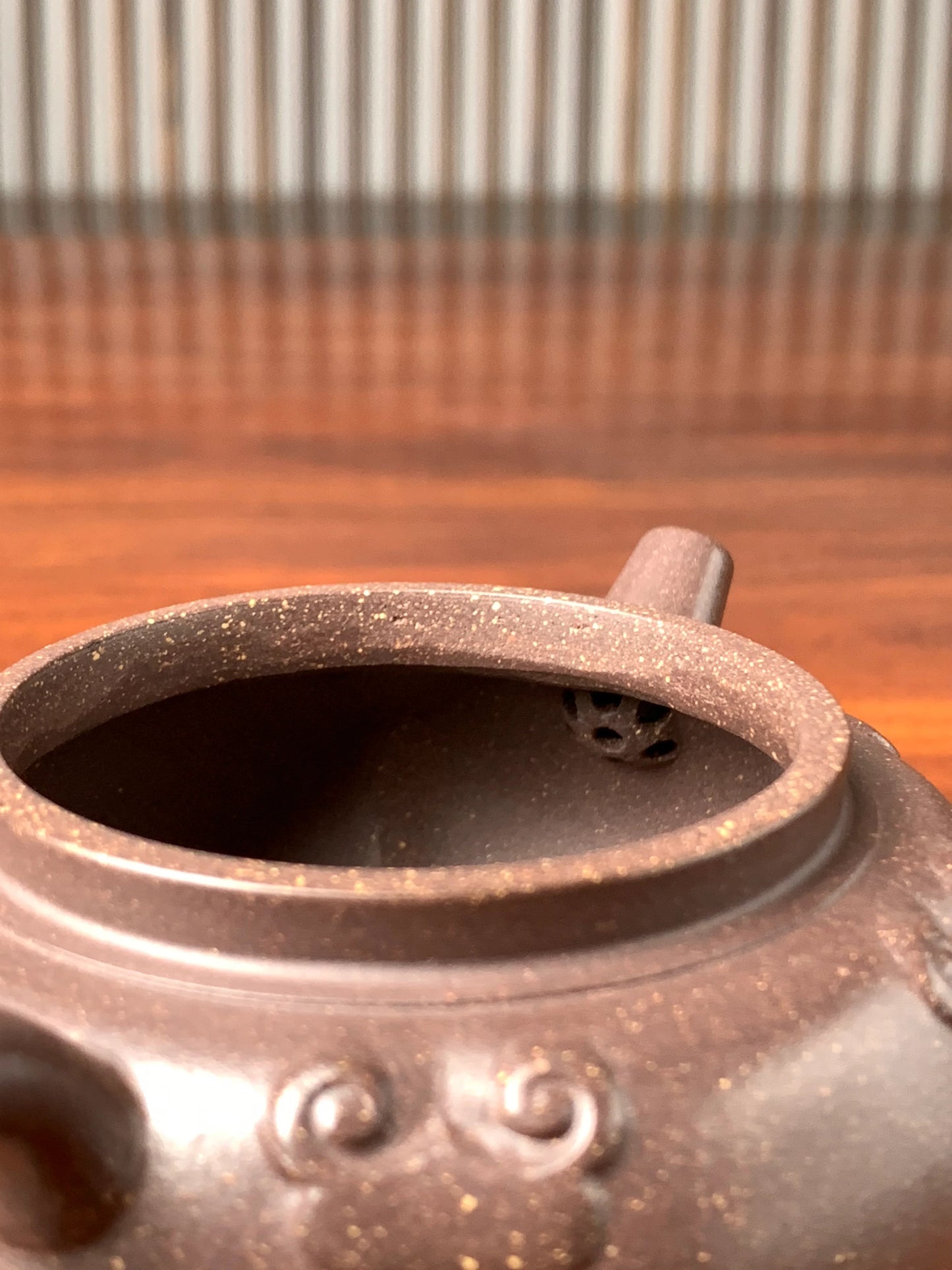 Artwork Yixing teapot Lotus Platform 180ml fully handmade