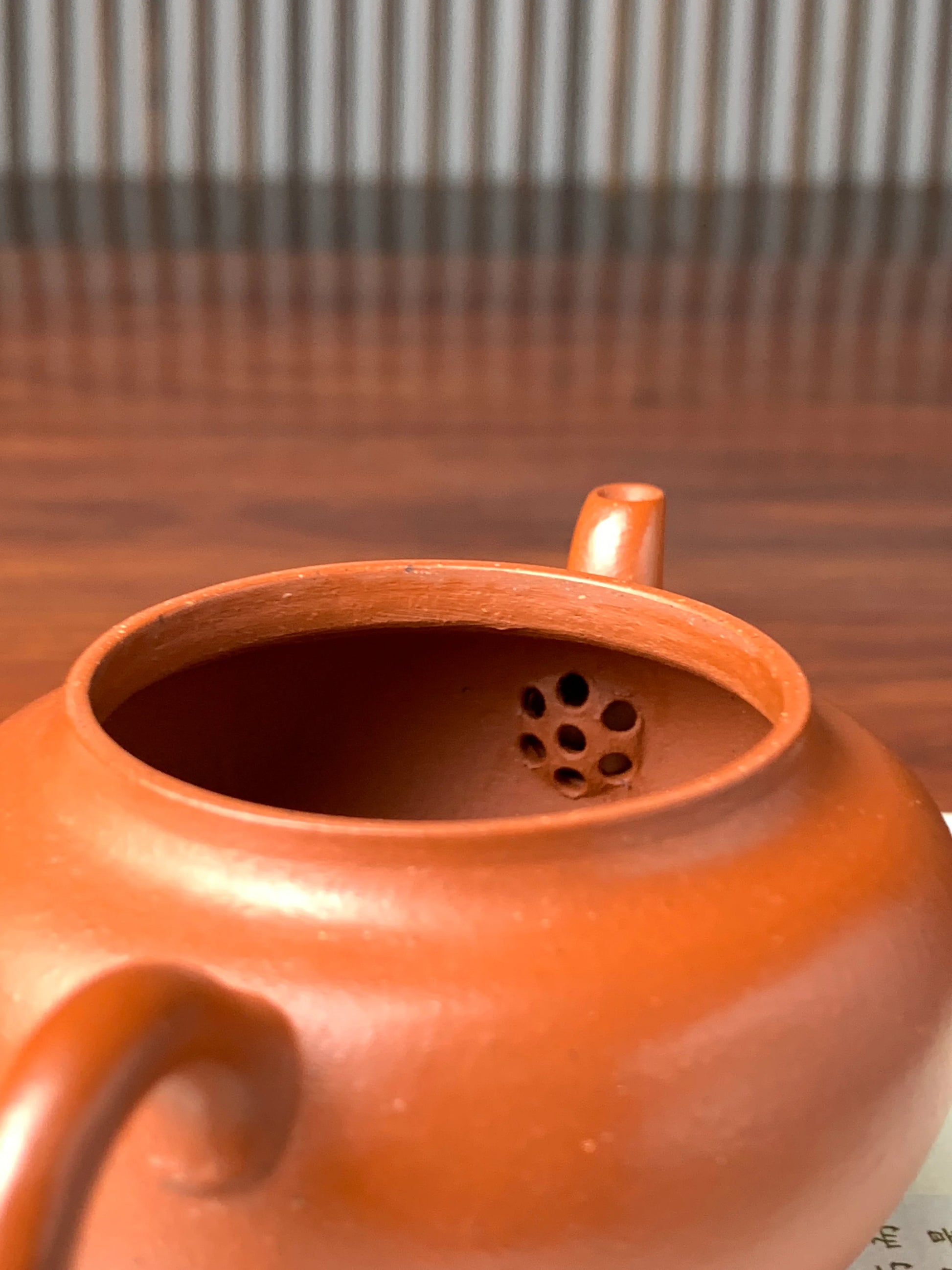 This teapot has a very good filter.
