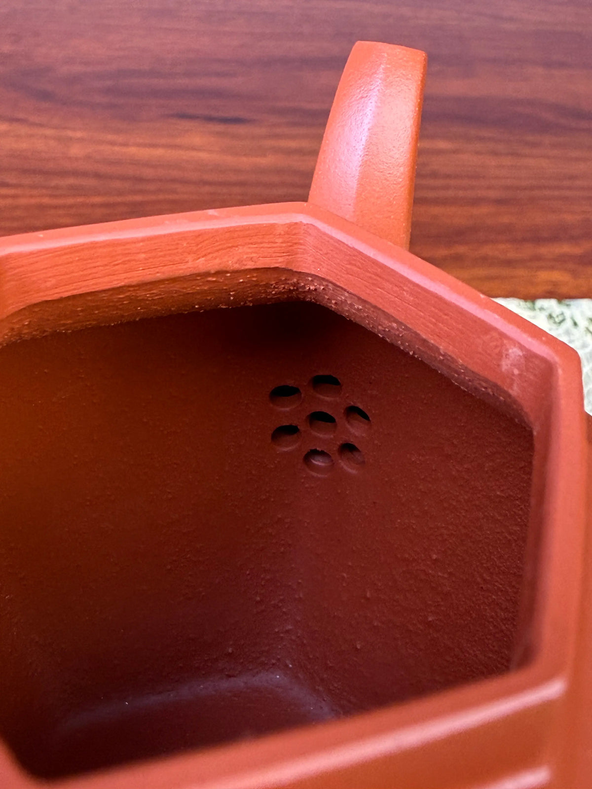 the filter of the handmade yixing teapot liu fang gong deng