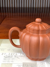 the handle of the yixing teapot handmade