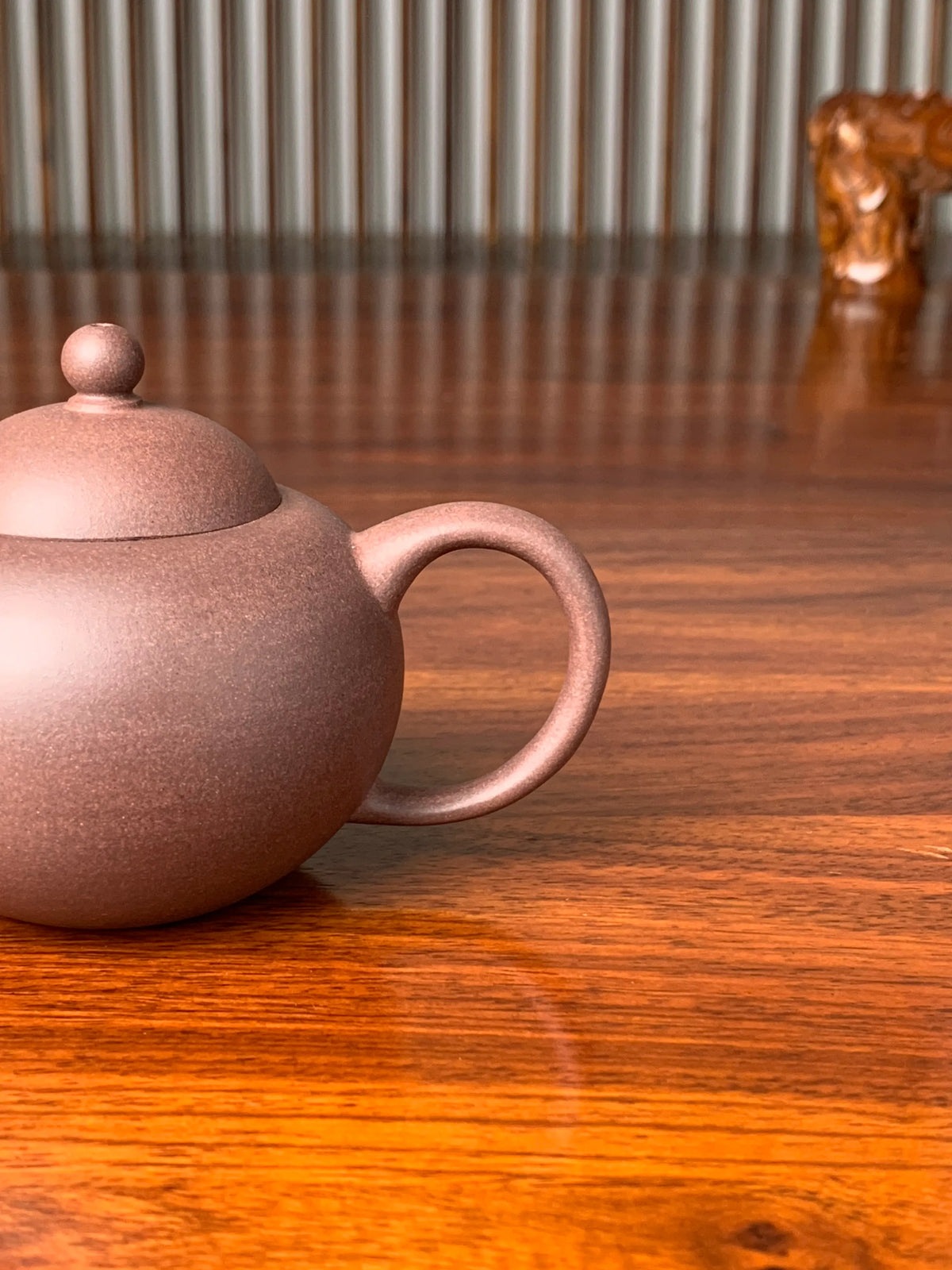 the handle of the yixing zisha clay teapot shui ping