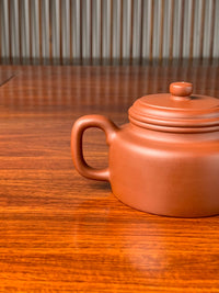 handle of the collectible teapot de zhong