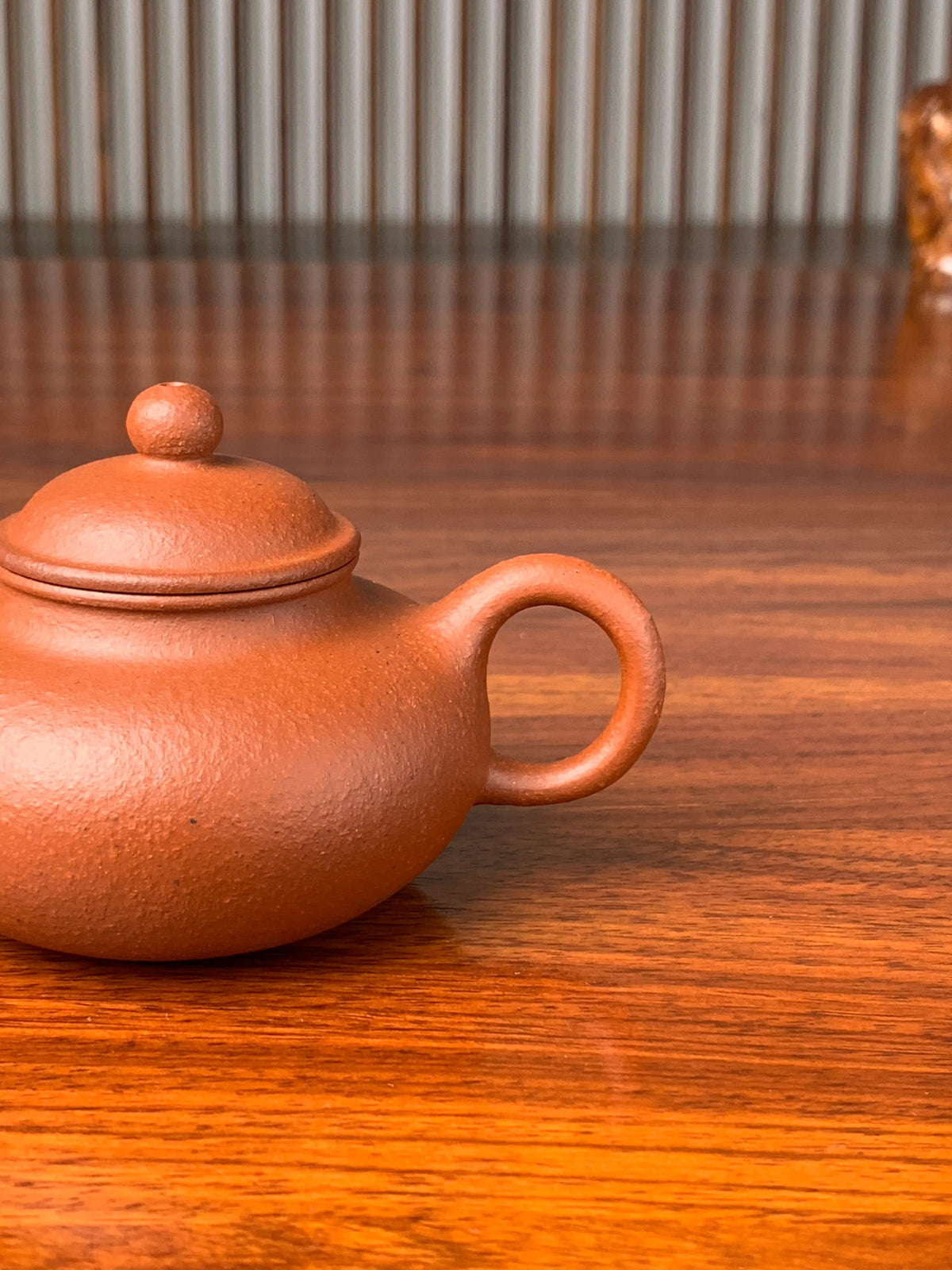 the handle of the handmade yixing teapot rong tian