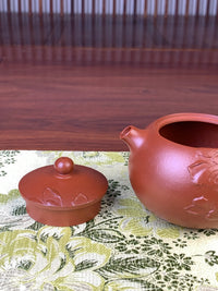 the lid and spout of the handmade yixing teapot xi shi