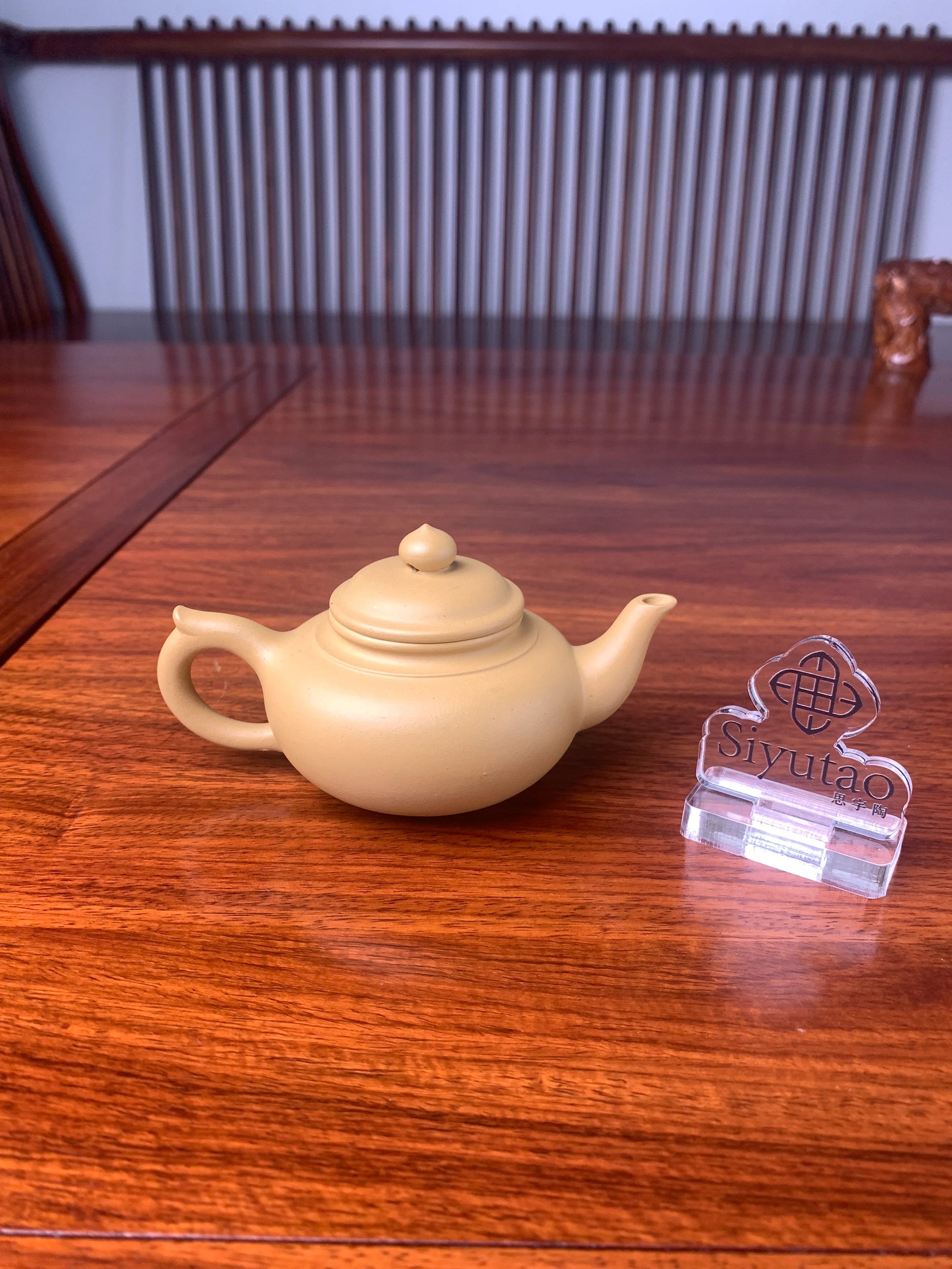 handmade yixing teapot named xiao ying back view