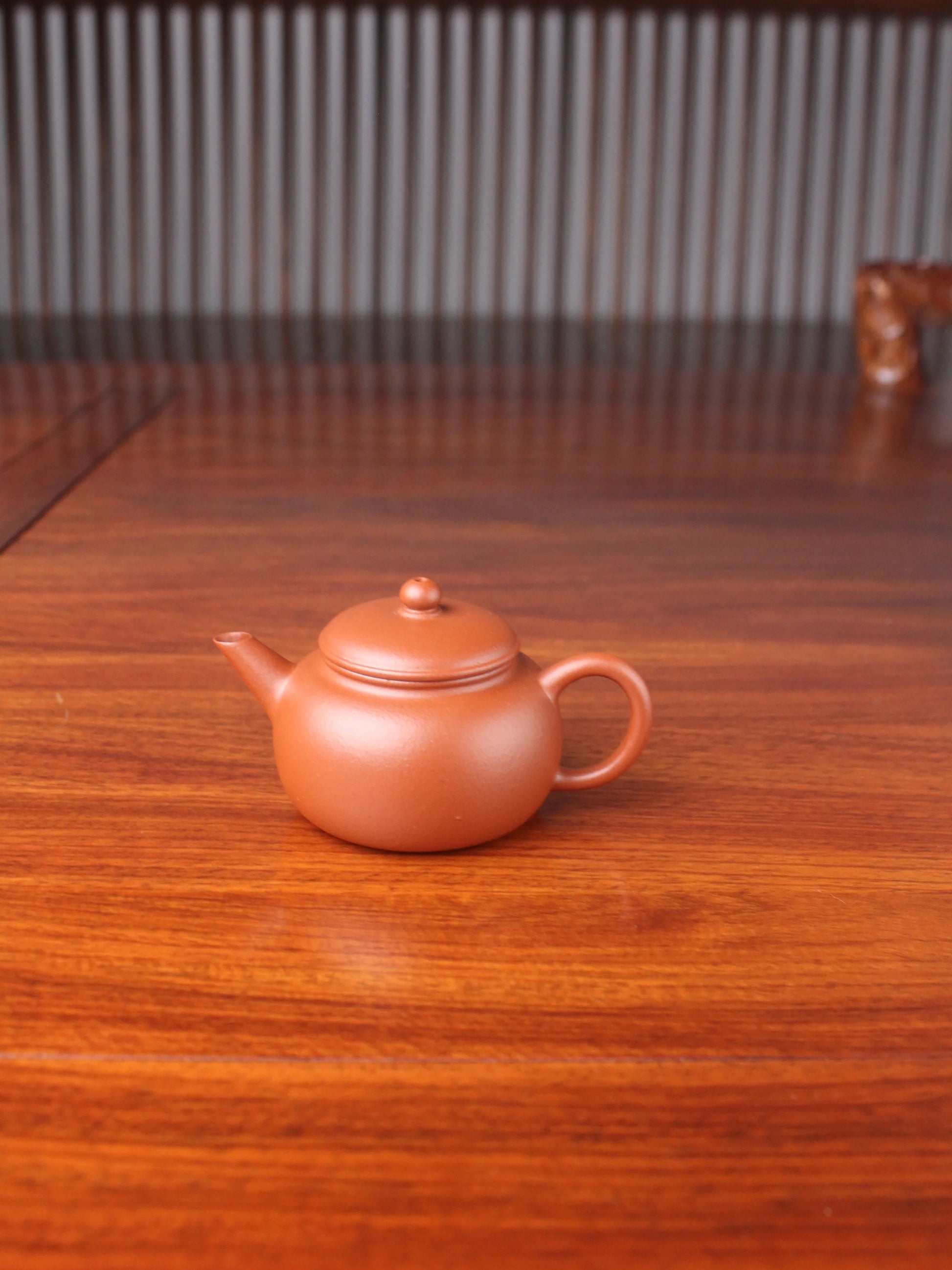 the yixing teapot pao zun on the table