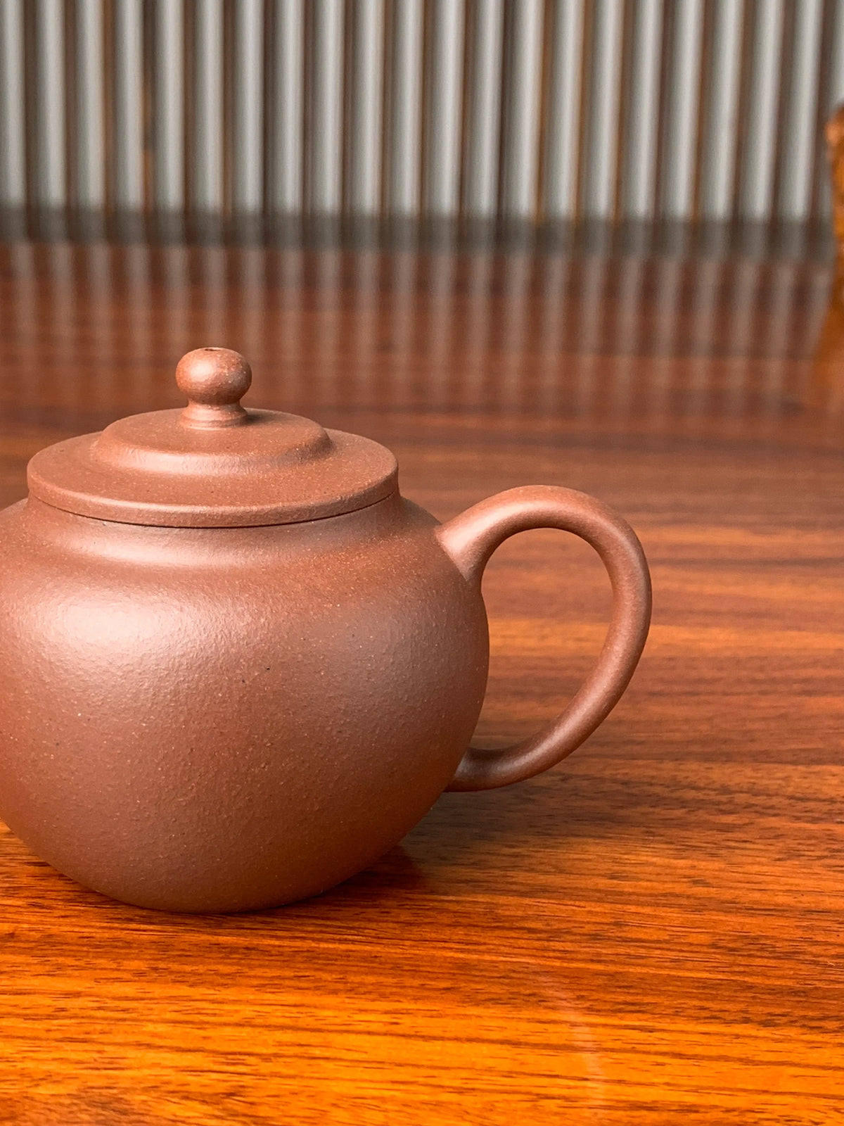 the handle of the handmade yixing teapot ping gai lian zi 