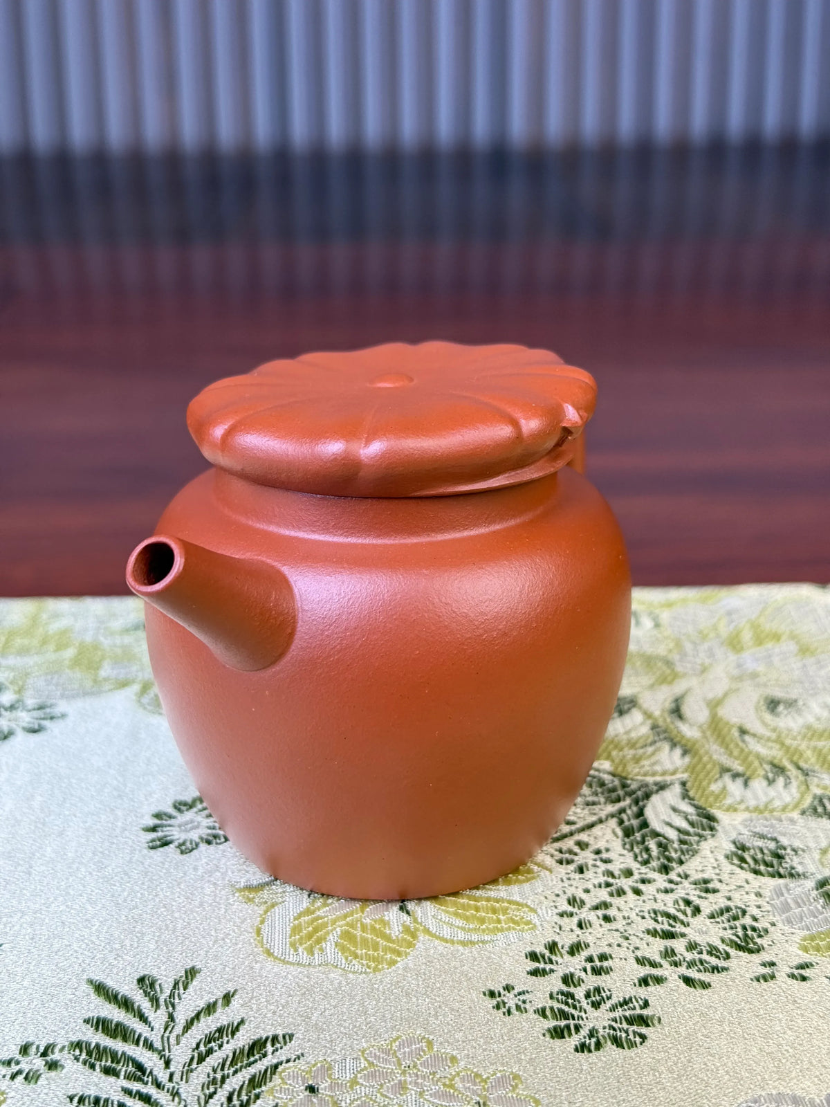 handmade yixing teapot handmade with zhu ni for gongfutea right view