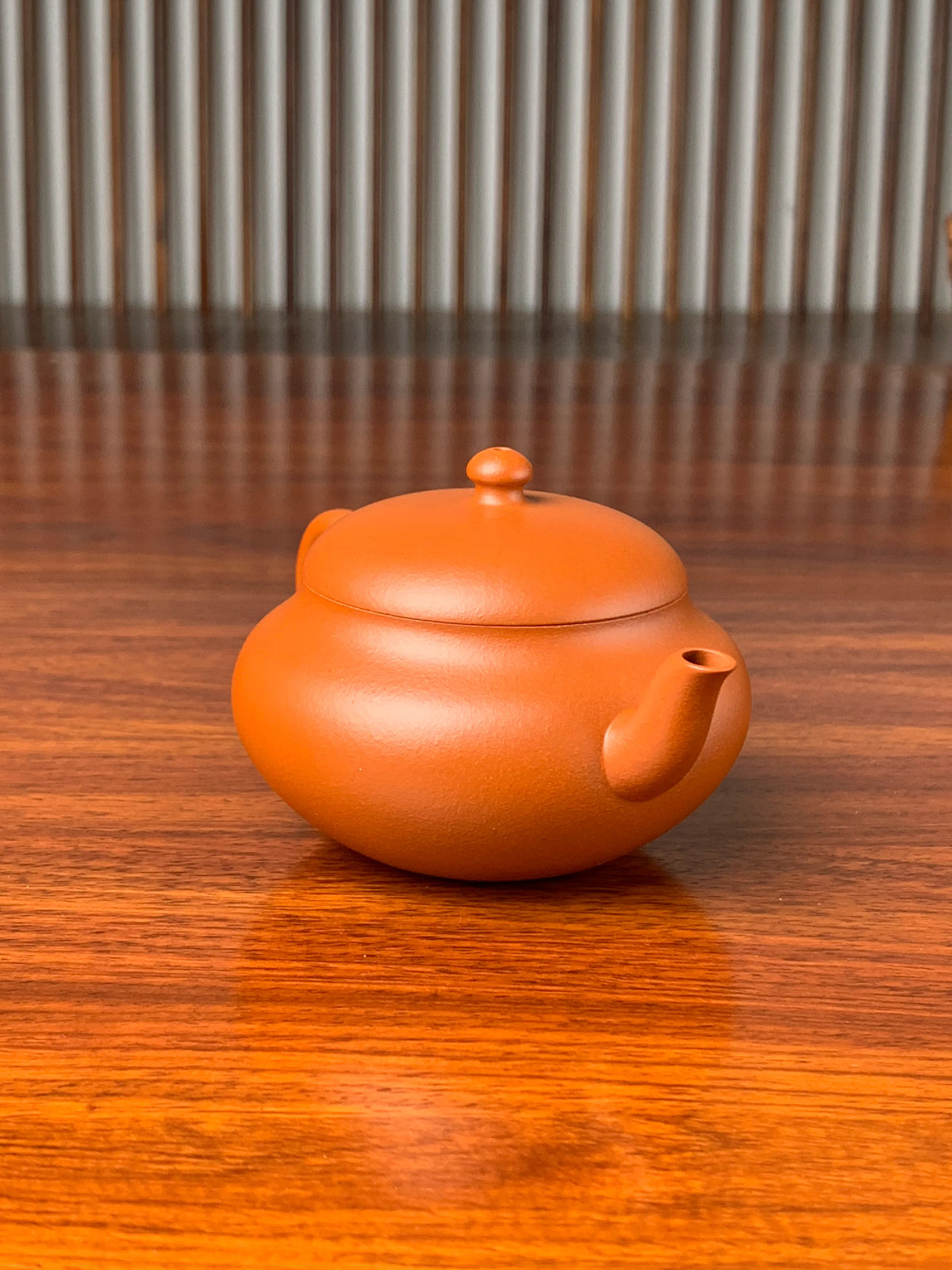 right view of handmade yixing teapot named yuan zhu 
