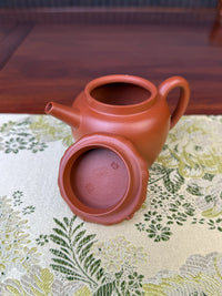 two teapot marks of potter wang yue in the lid