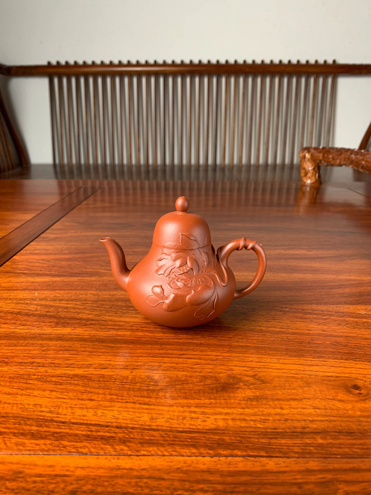 handmade yixing teapot si ting on the table