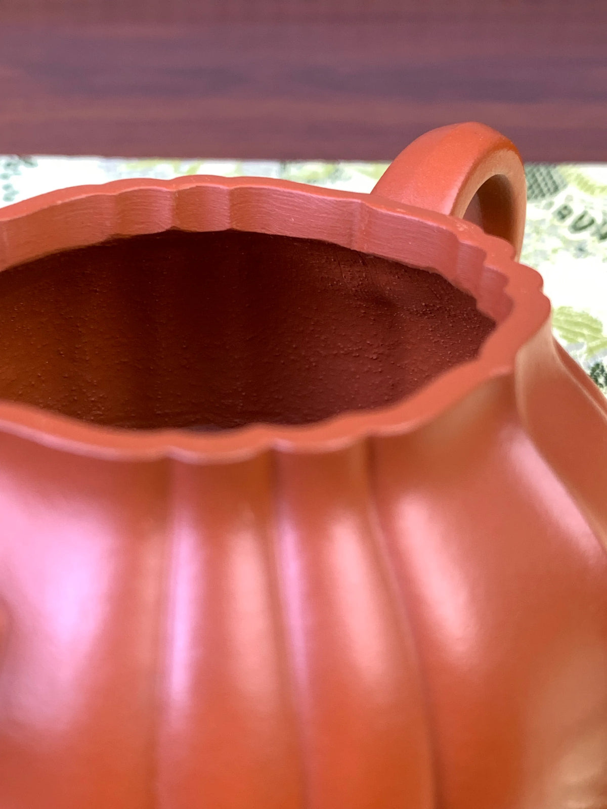 Interior joint traces from the full handmade the teapot