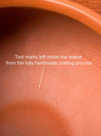 Inner-wall tool marks from fully handmade the teapot