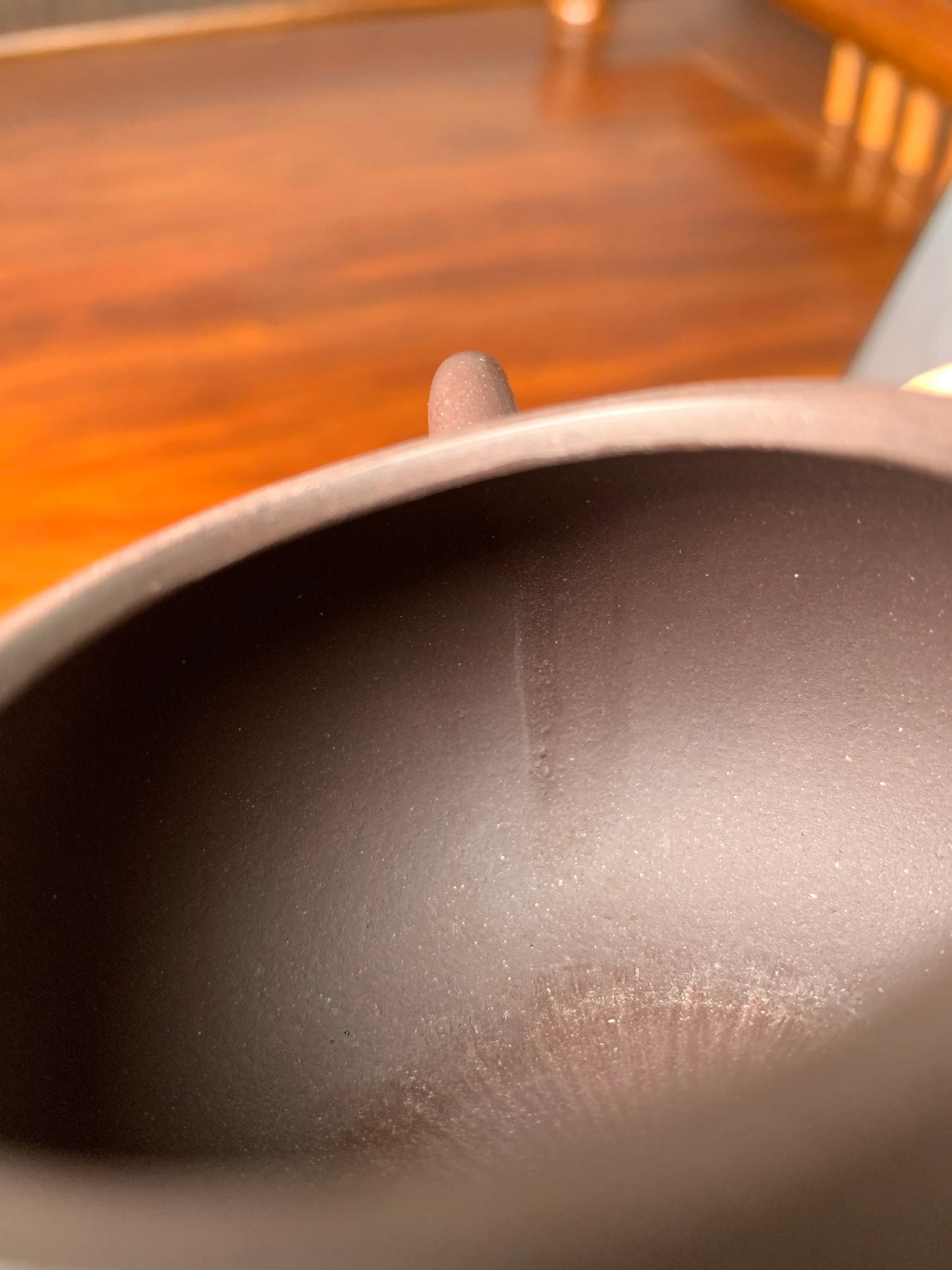 Seams left by hand-made teapots on the inner wall of the teapot