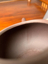 Seams left by hand-made teapots on the inner wall of the teapot
