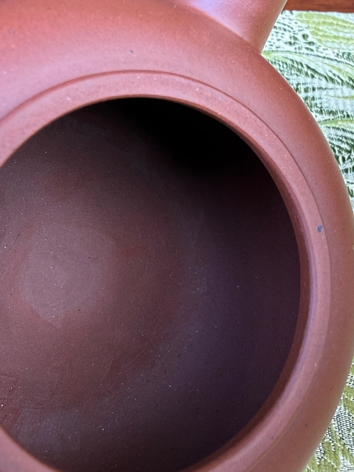 Inner-wall tool marks from handmade the teapot