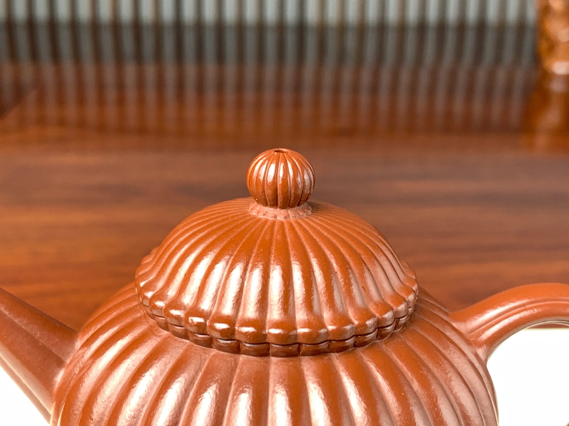 the lid of the handmade yixing teapot 