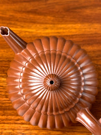 the lid of the handmade yixing teapot 
