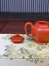 the lid and handle of the handmade yixing teapot liu fang gong deng