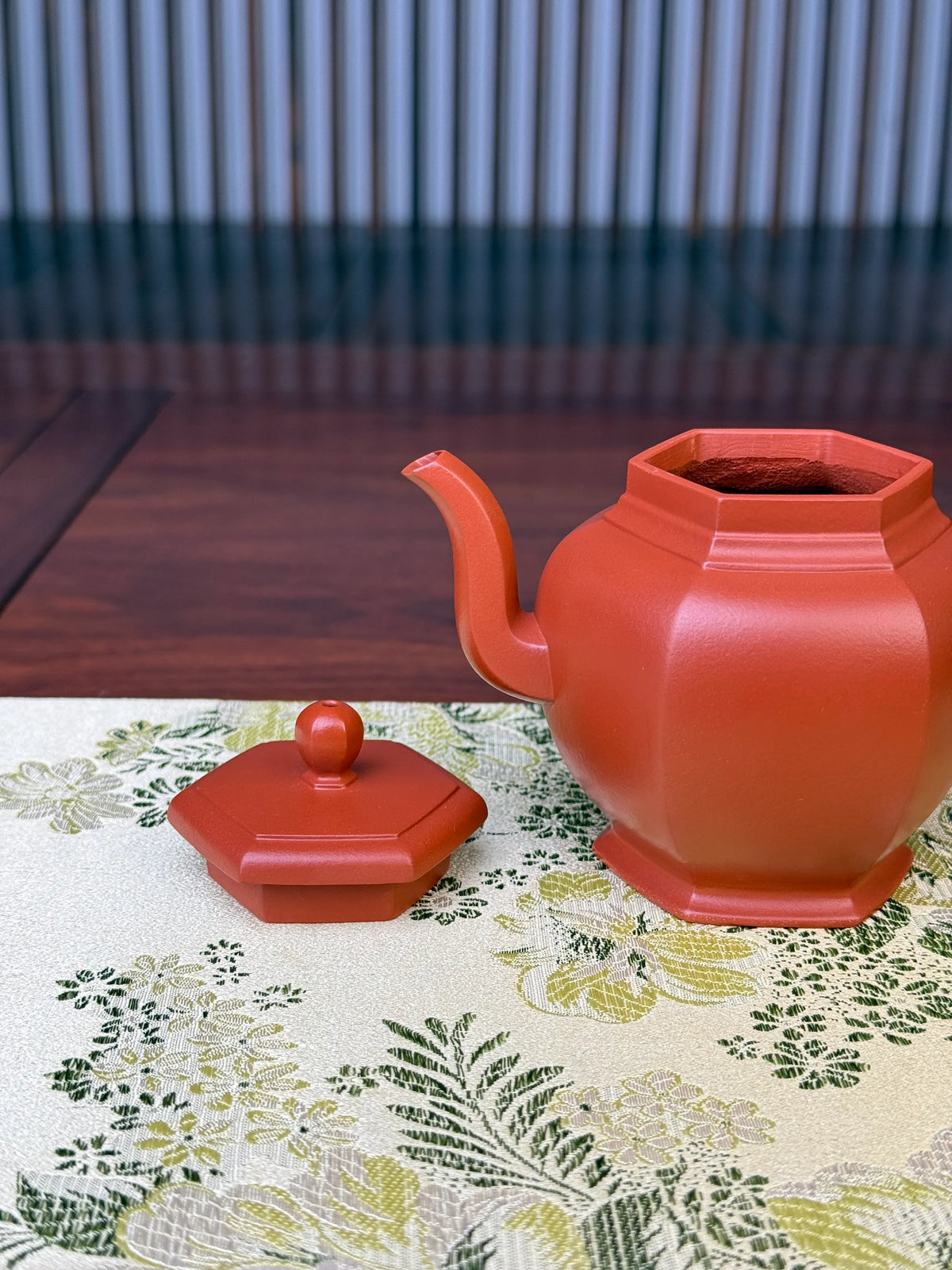 lid and spout of the teapot