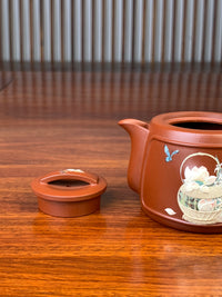lid and spout of the beautiful teapot 