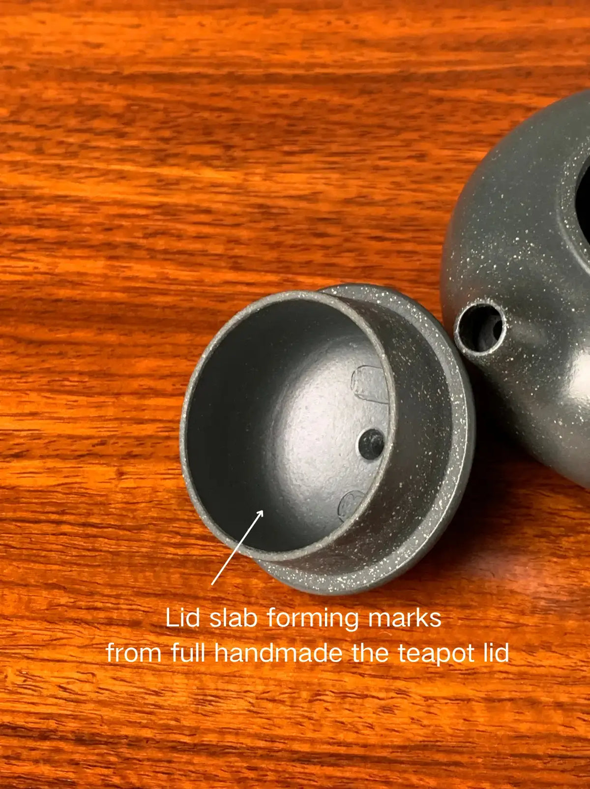 there is a lid slab forming marks from full handmade