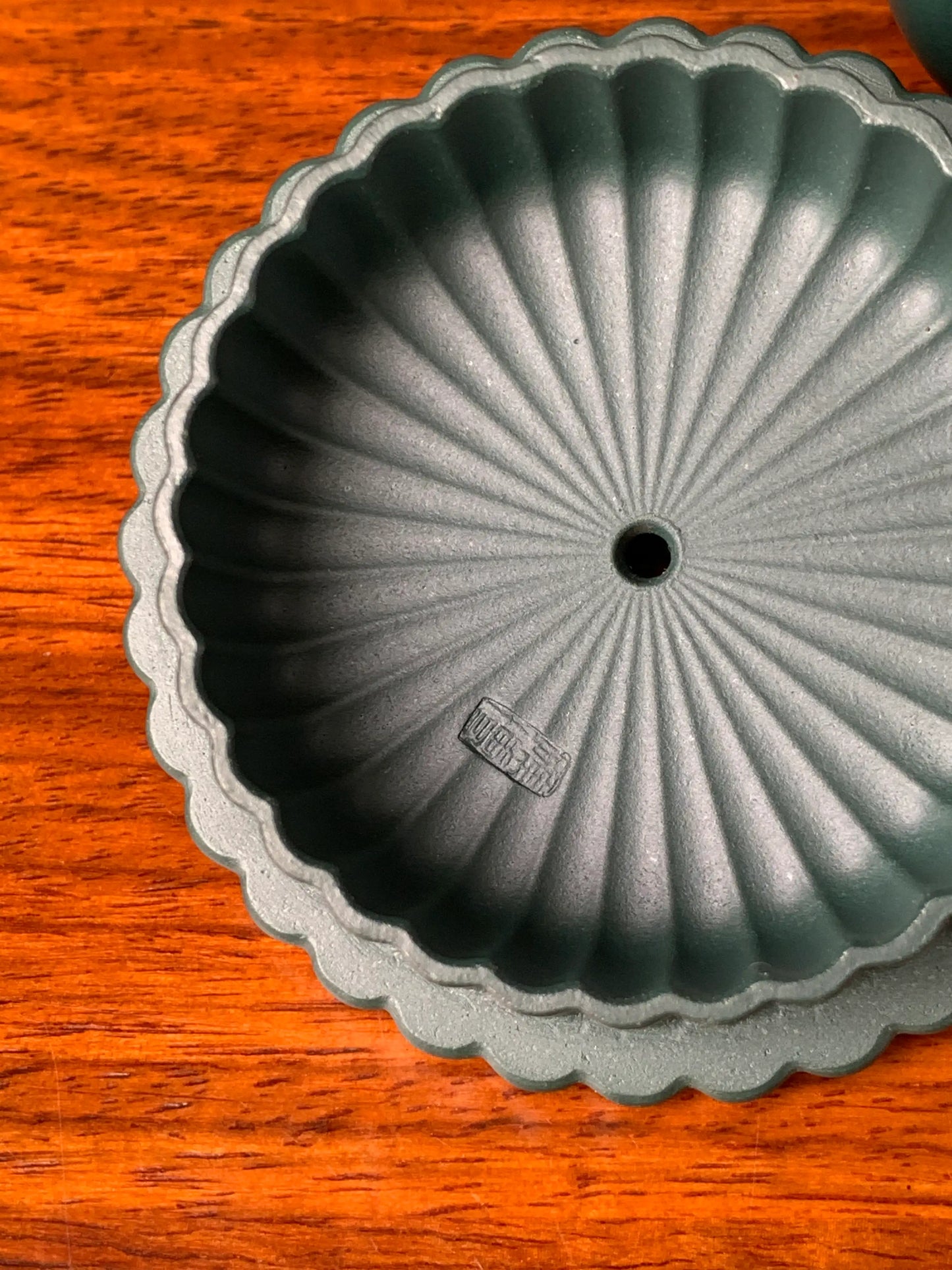 the seal in the  lid of teapot zisha yun bian