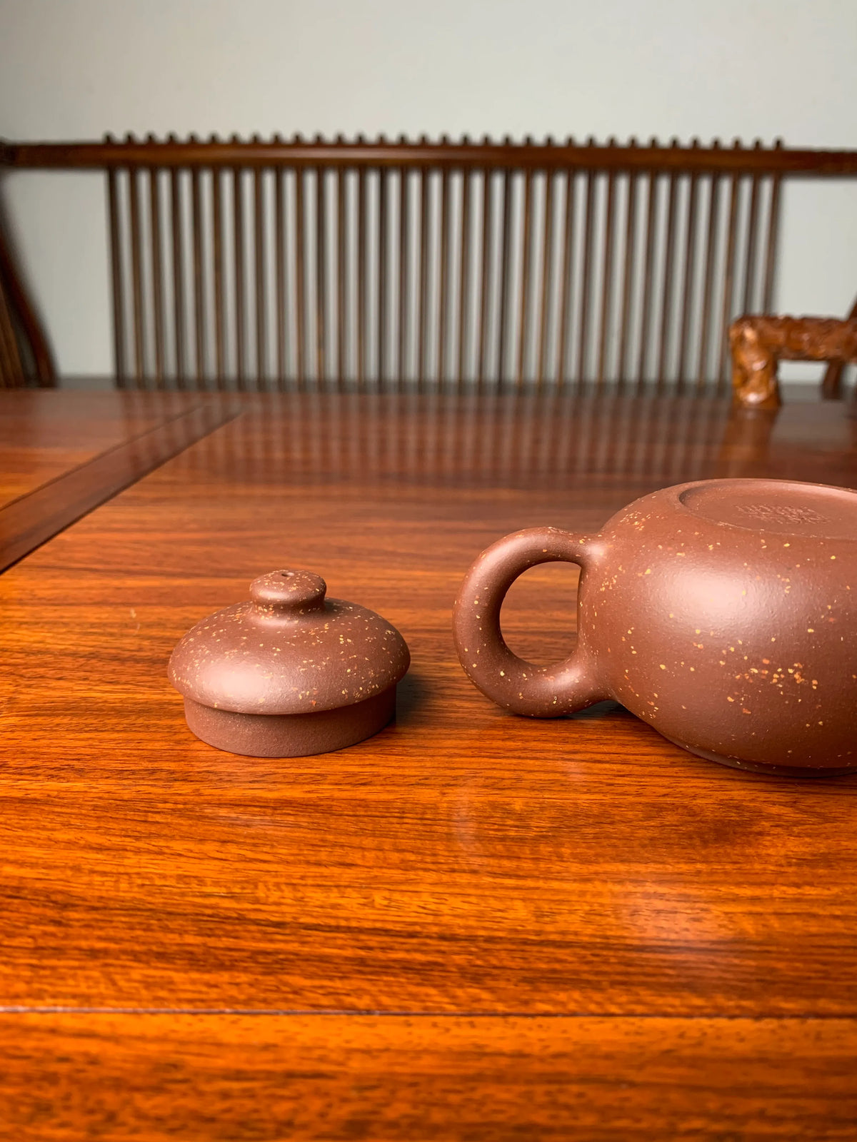 the lid and spout of the yixing zisha clay teapot named you de