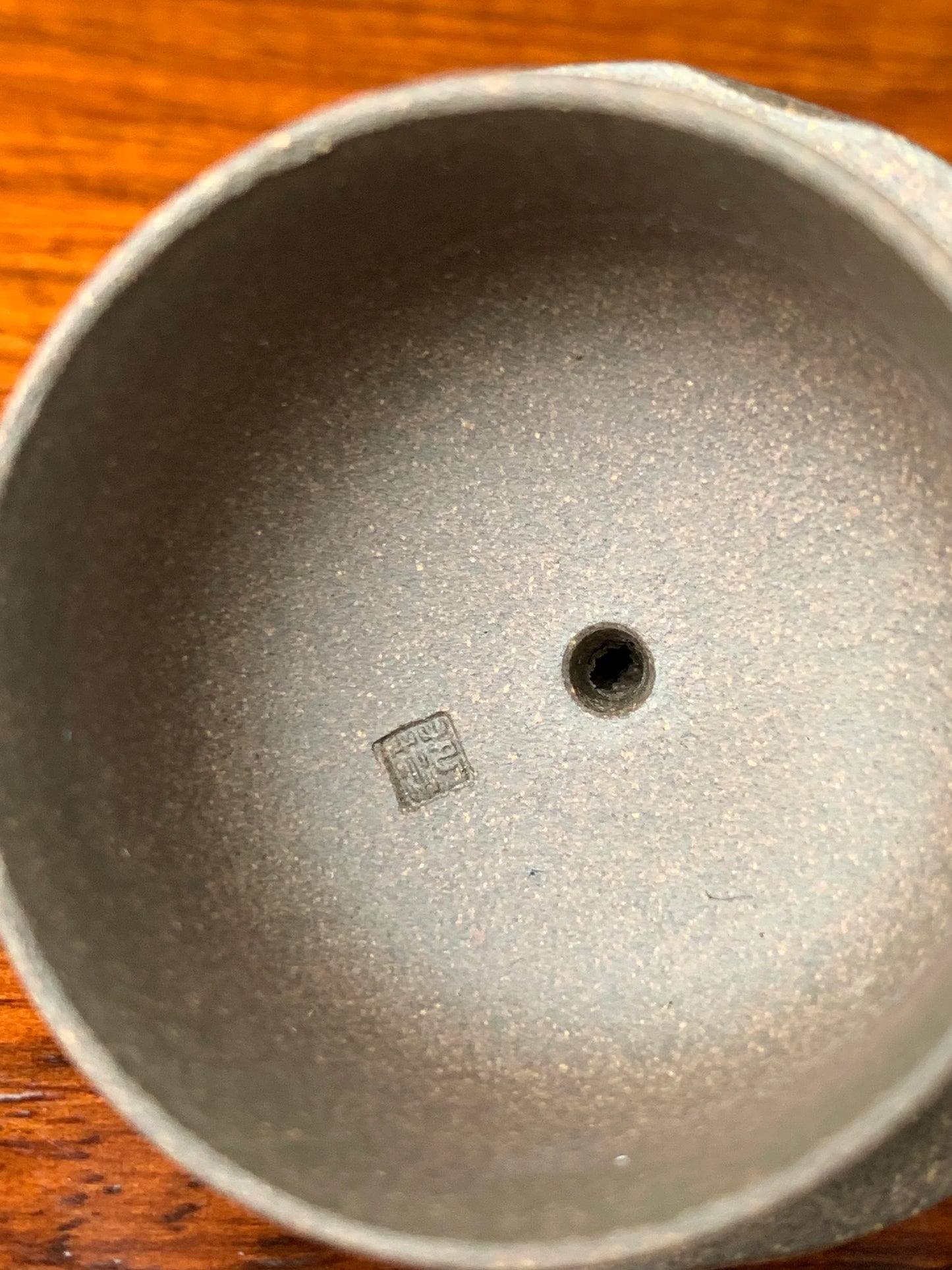 the lid mark of the teapot artist