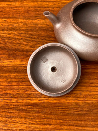 the teapot marks in the lid