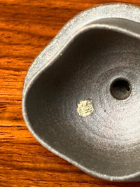 the teapot mark of artist Fan Zhiping in the lid