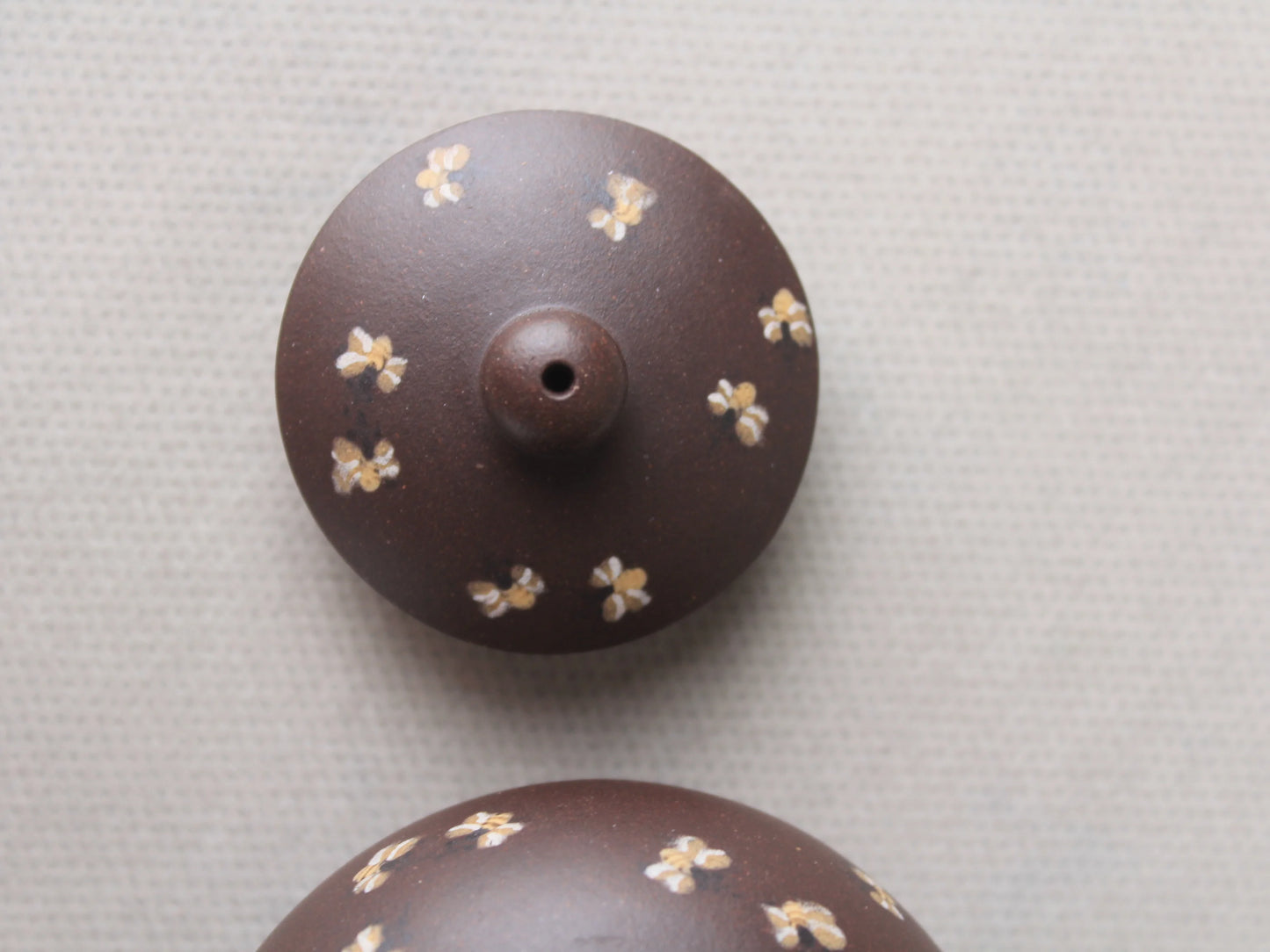 lid of zisha teapot named xishi