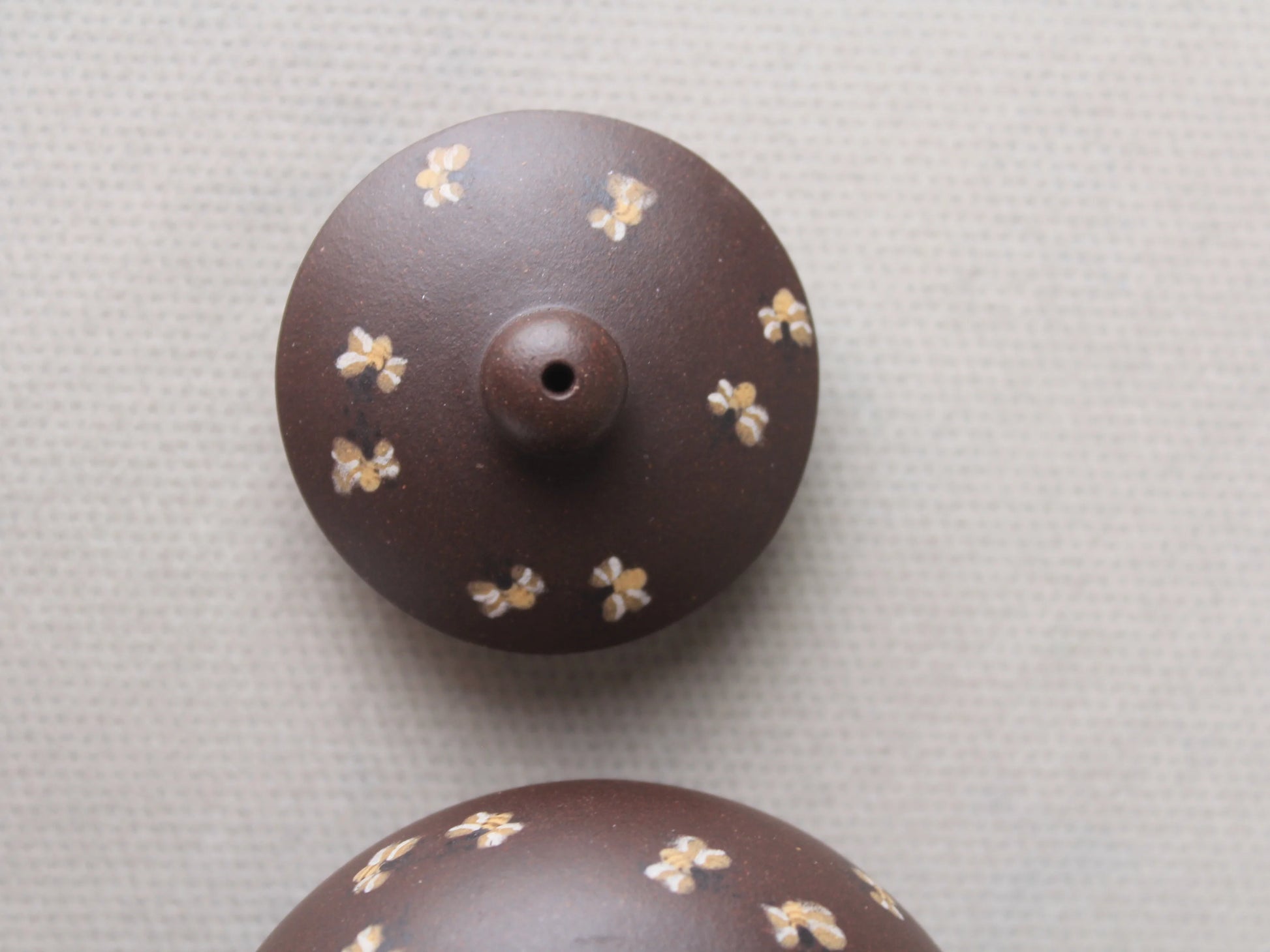 lid of zisha teapot named xishi