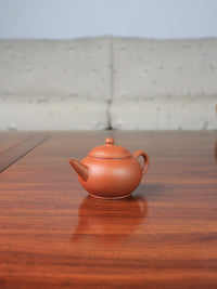 Right view of shui ping teapot, designed for loose leaf tea