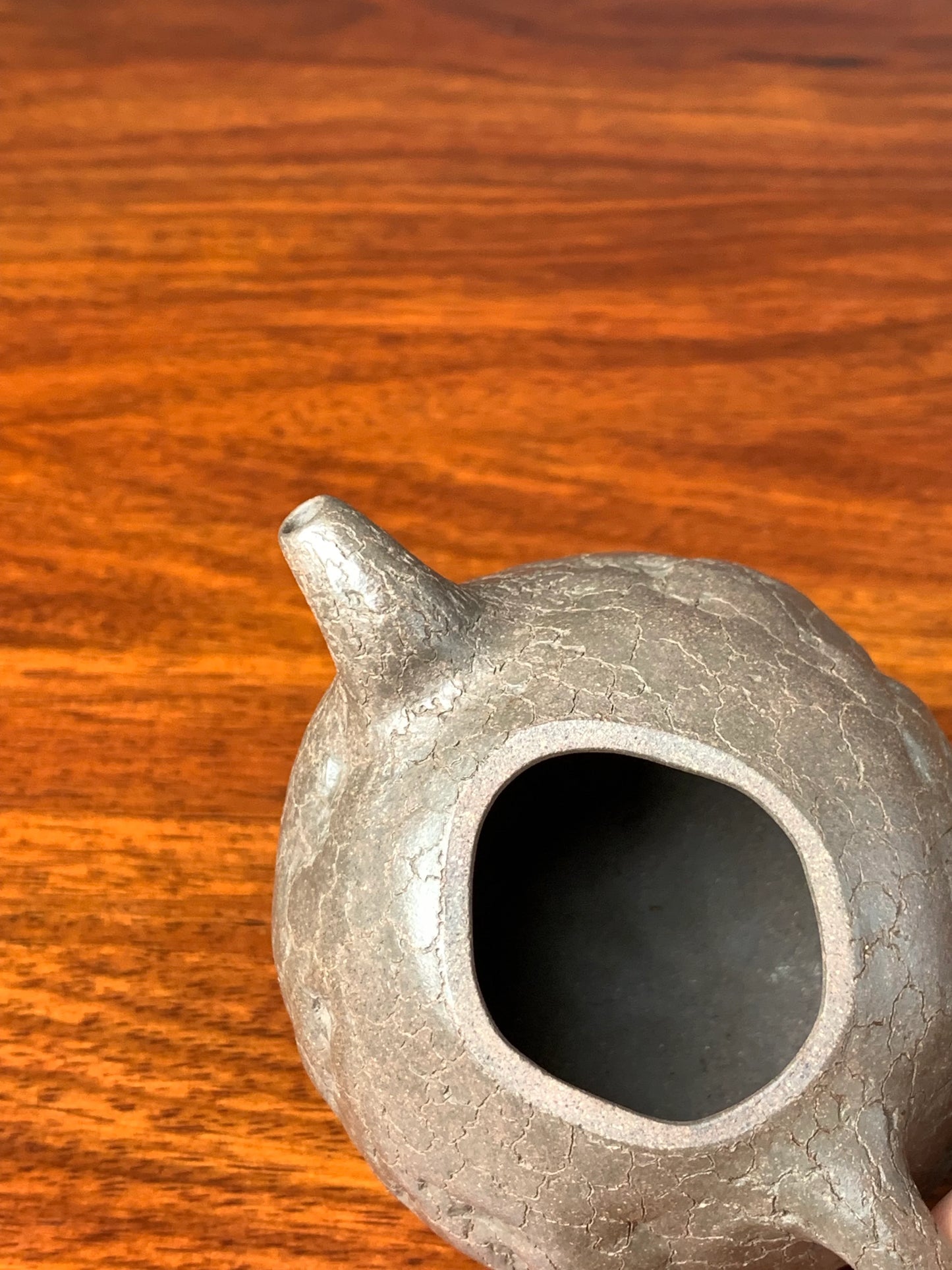 the mouth of the collectible teapot named gong chun