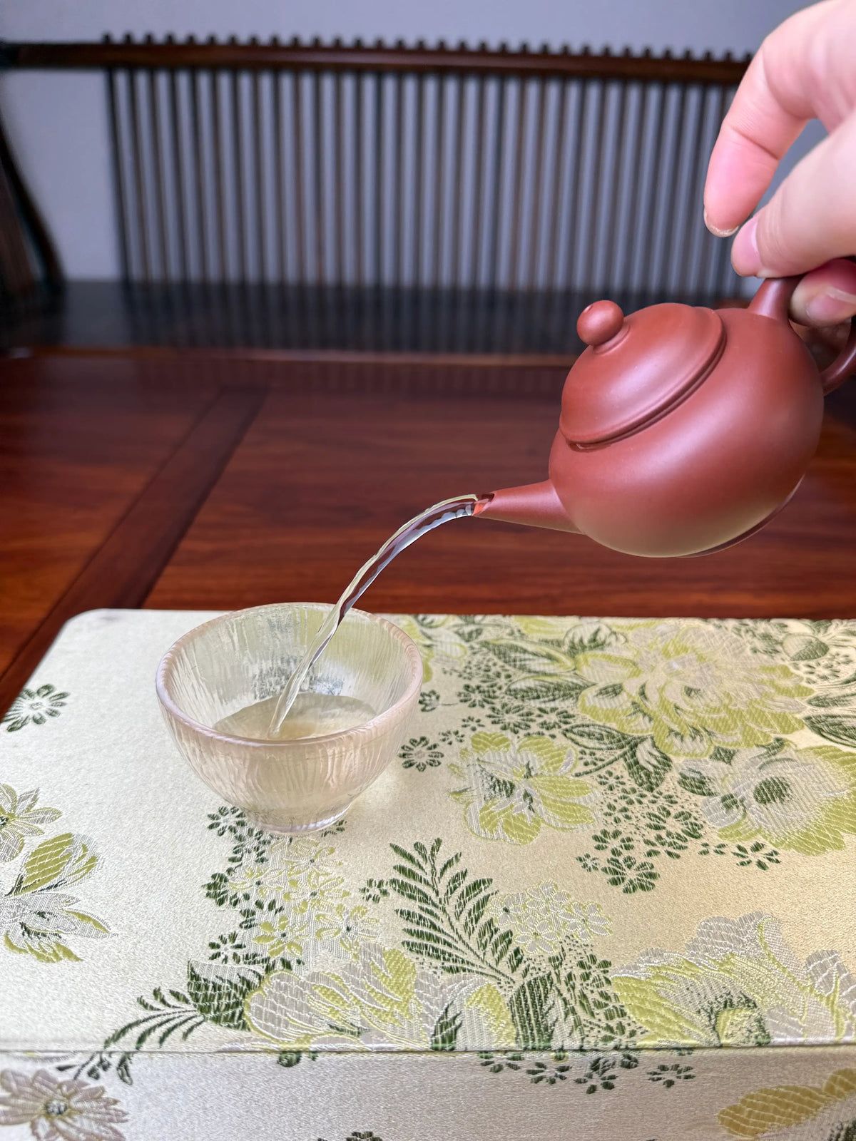 the perfect pour of the small yixing teapot shui ping