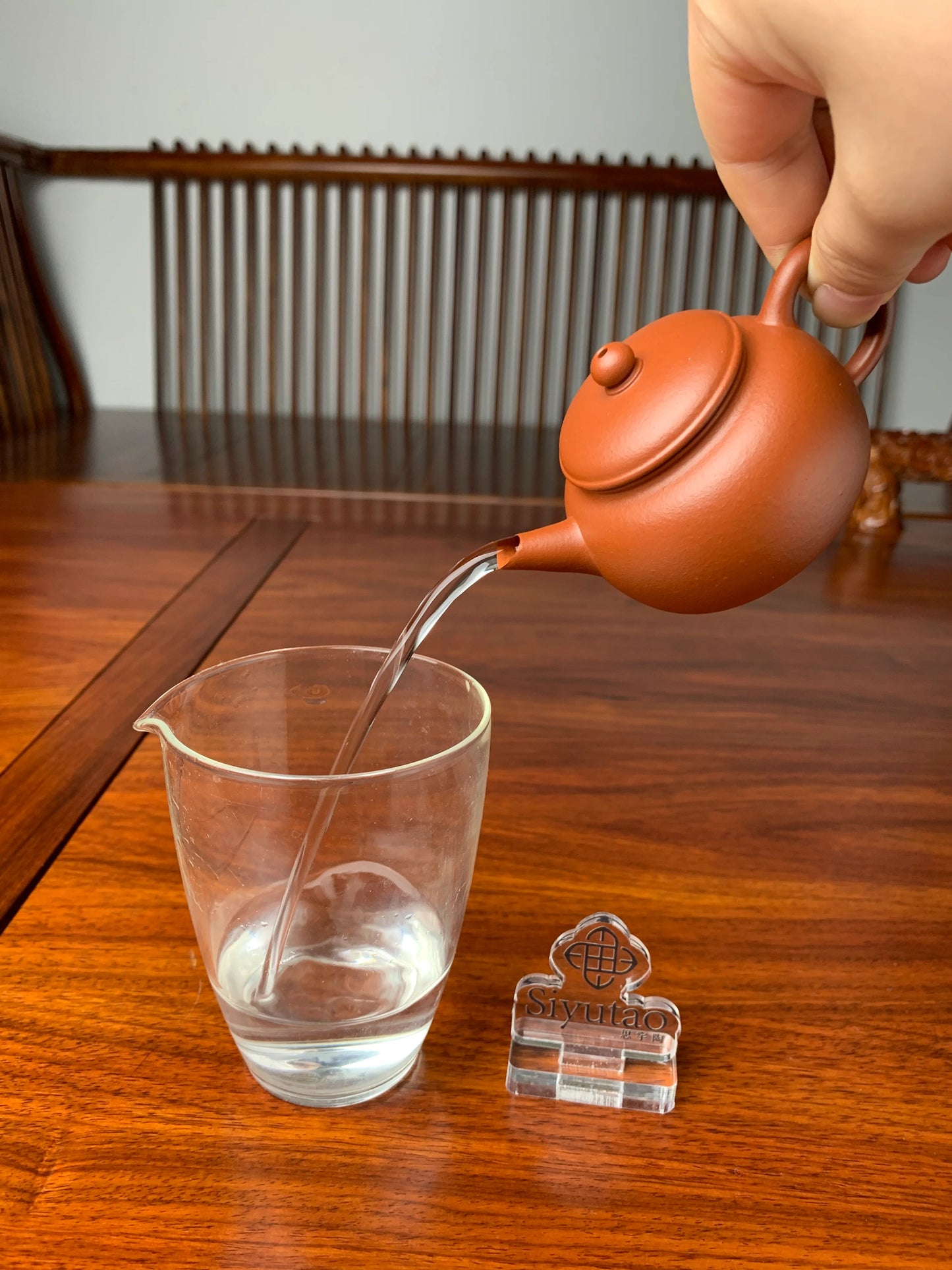pour of this teapot is excellent