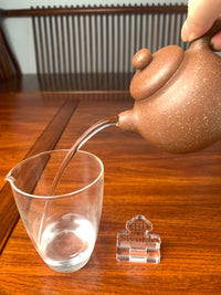 the pour of this yixing teapot is perfect