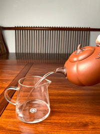 the pour of the teapot is excellent