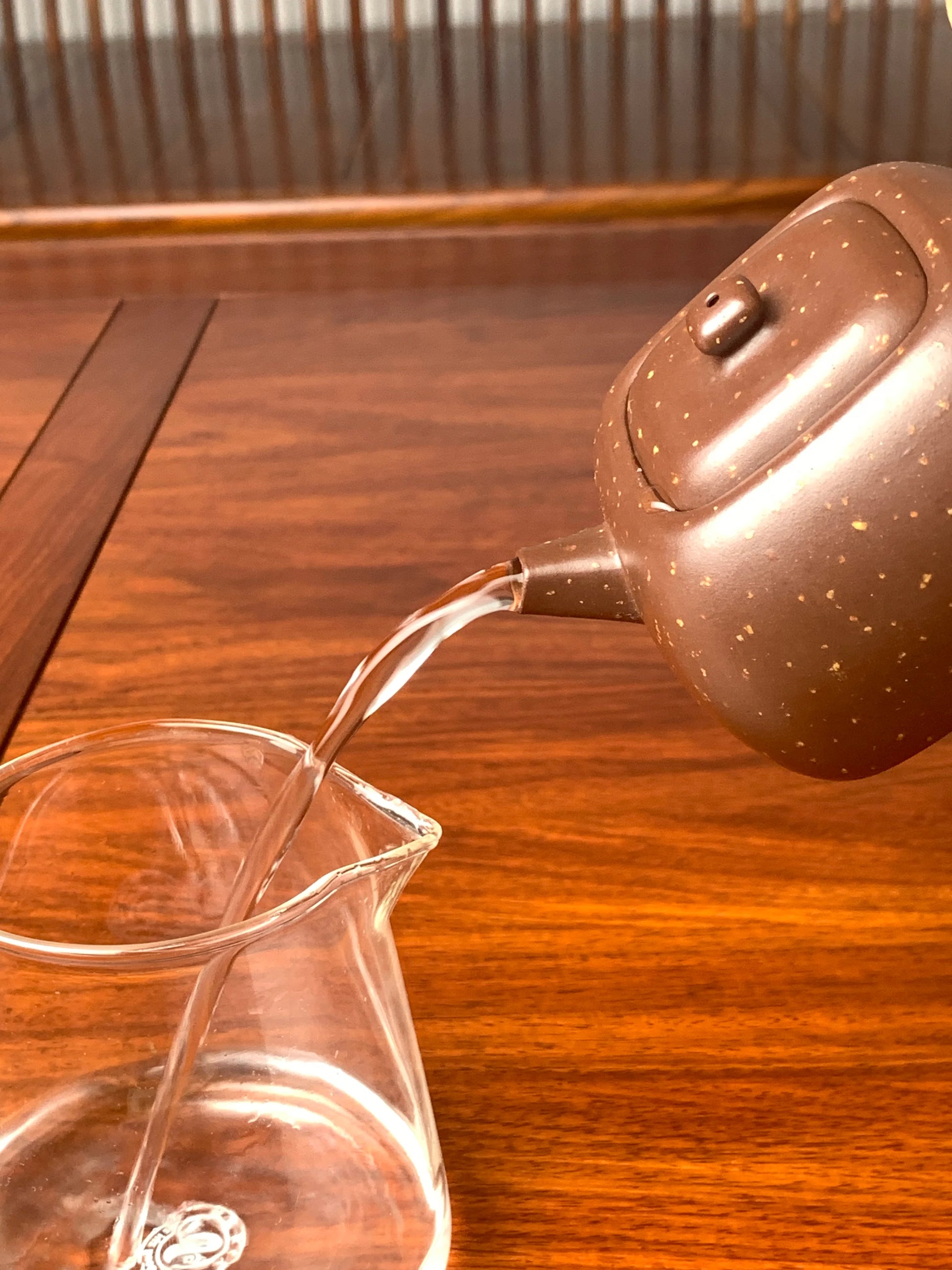 the pour of this zisha teapot is excellent