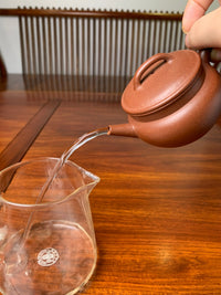 the pour of the teapot is excellent