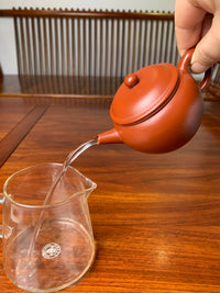 the pour of this collectible teapot is excellent