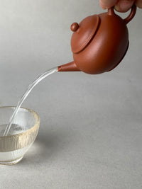 the pour of the small yixing teapot is excellent