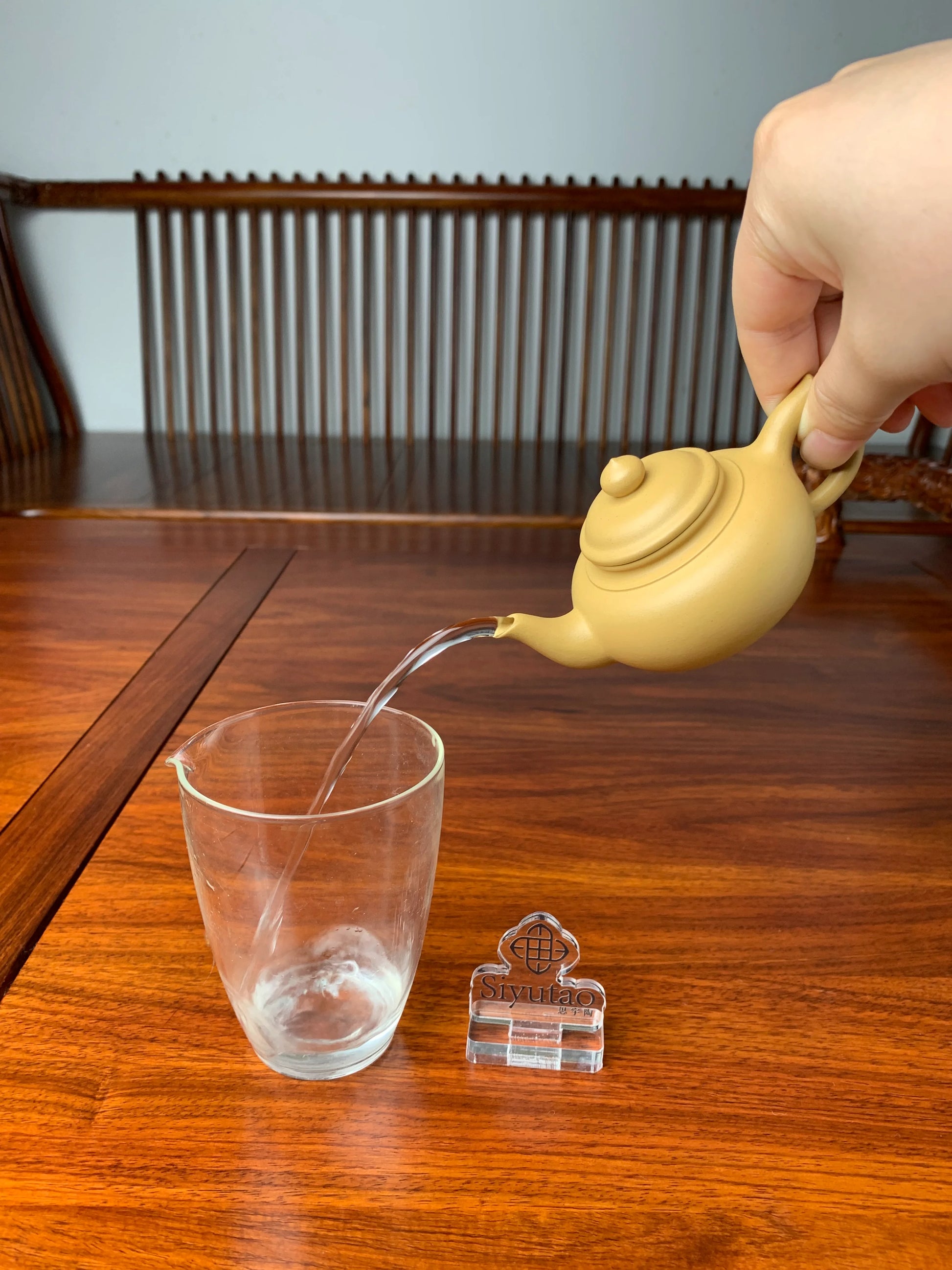 the pour of this yixing teapot is perfect