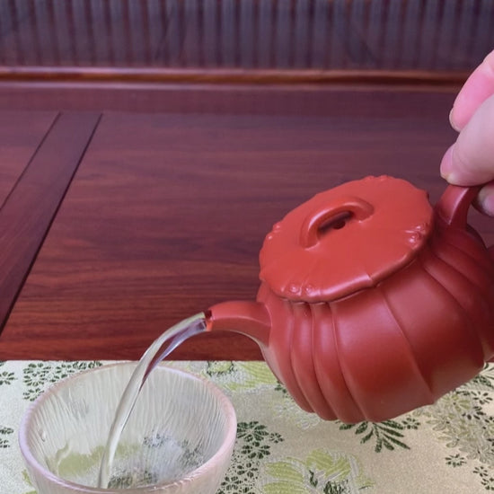 the perfect pour of the yixing zisha clay teapot lian yun
