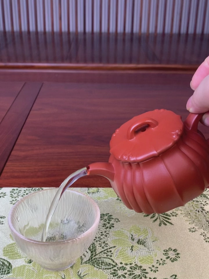 the perfect pour of the yixing zisha clay teapot lian yun